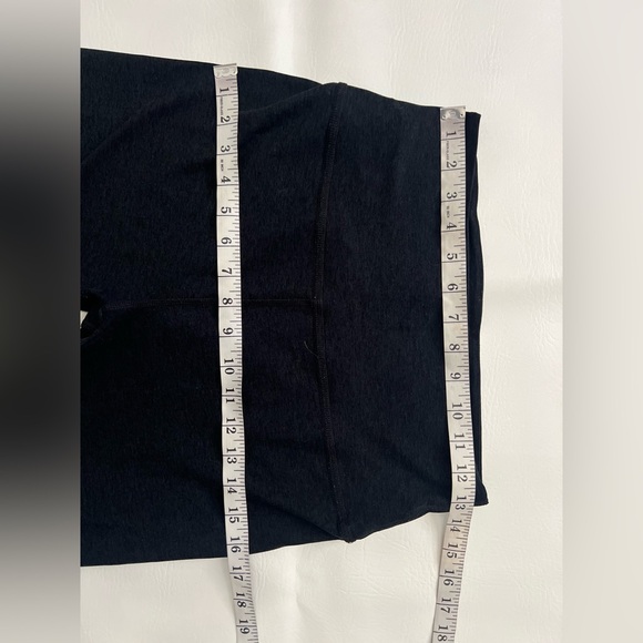 Beyond Yoga black gray biker shorts size XL - Picture 5 of 6